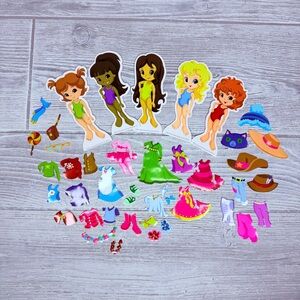 2011 cardboard paper dolls with vinyl clothing and accessories play toy